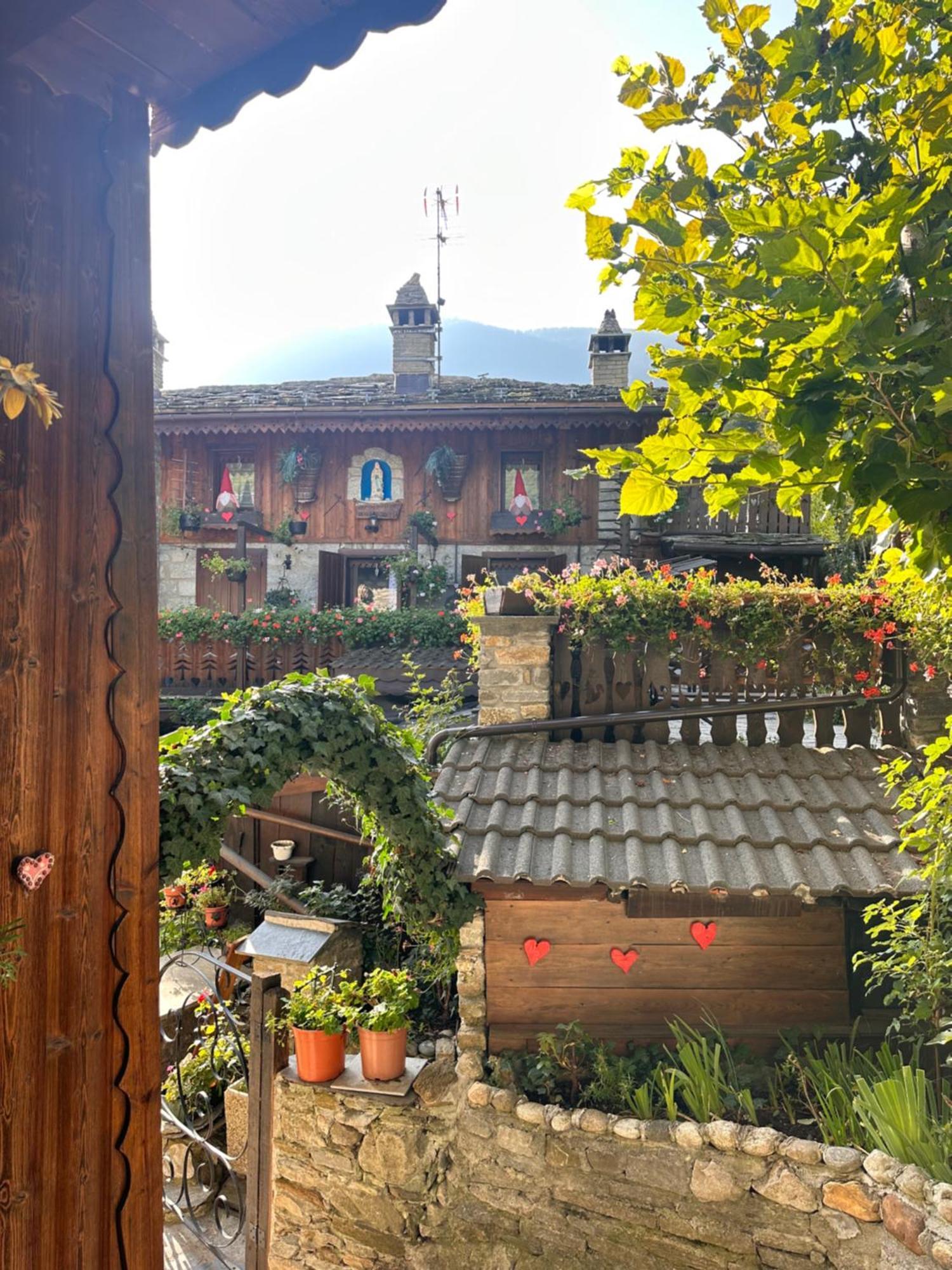 Апартаменти Le Grenier De Olga E Mario Пре-Сен-Дідьє Екстер'єр фото