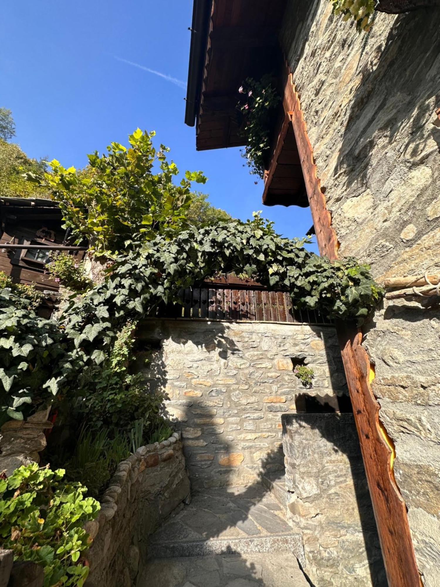 Апартаменти Le Grenier De Olga E Mario Пре-Сен-Дідьє Екстер'єр фото