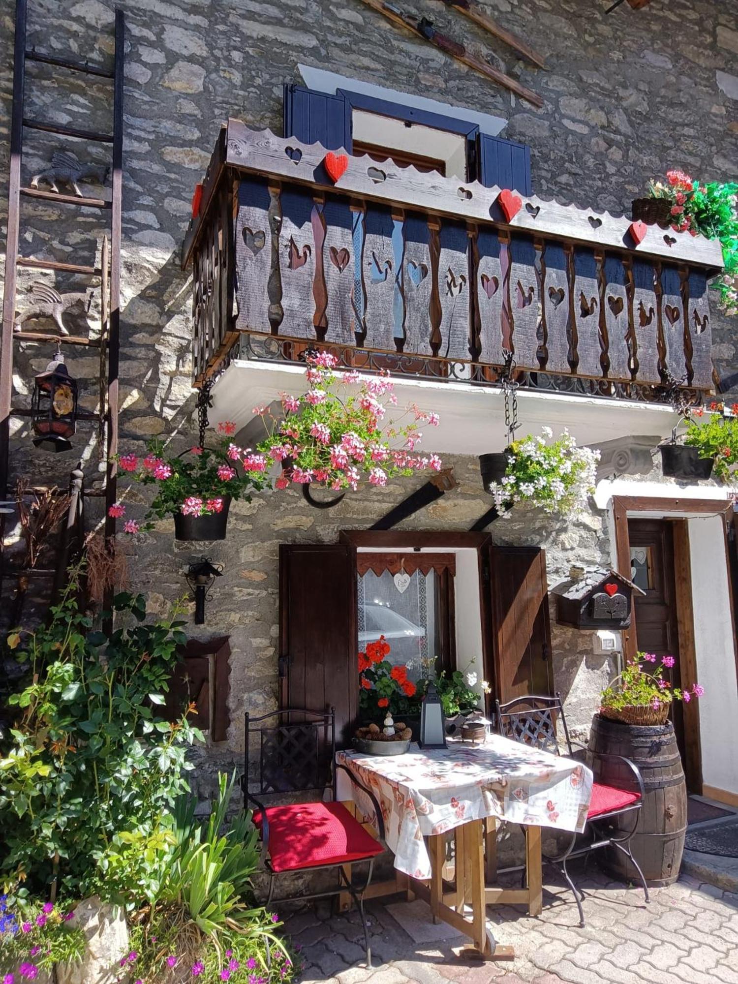 Апартаменти Le Grenier De Olga E Mario Пре-Сен-Дідьє Екстер'єр фото