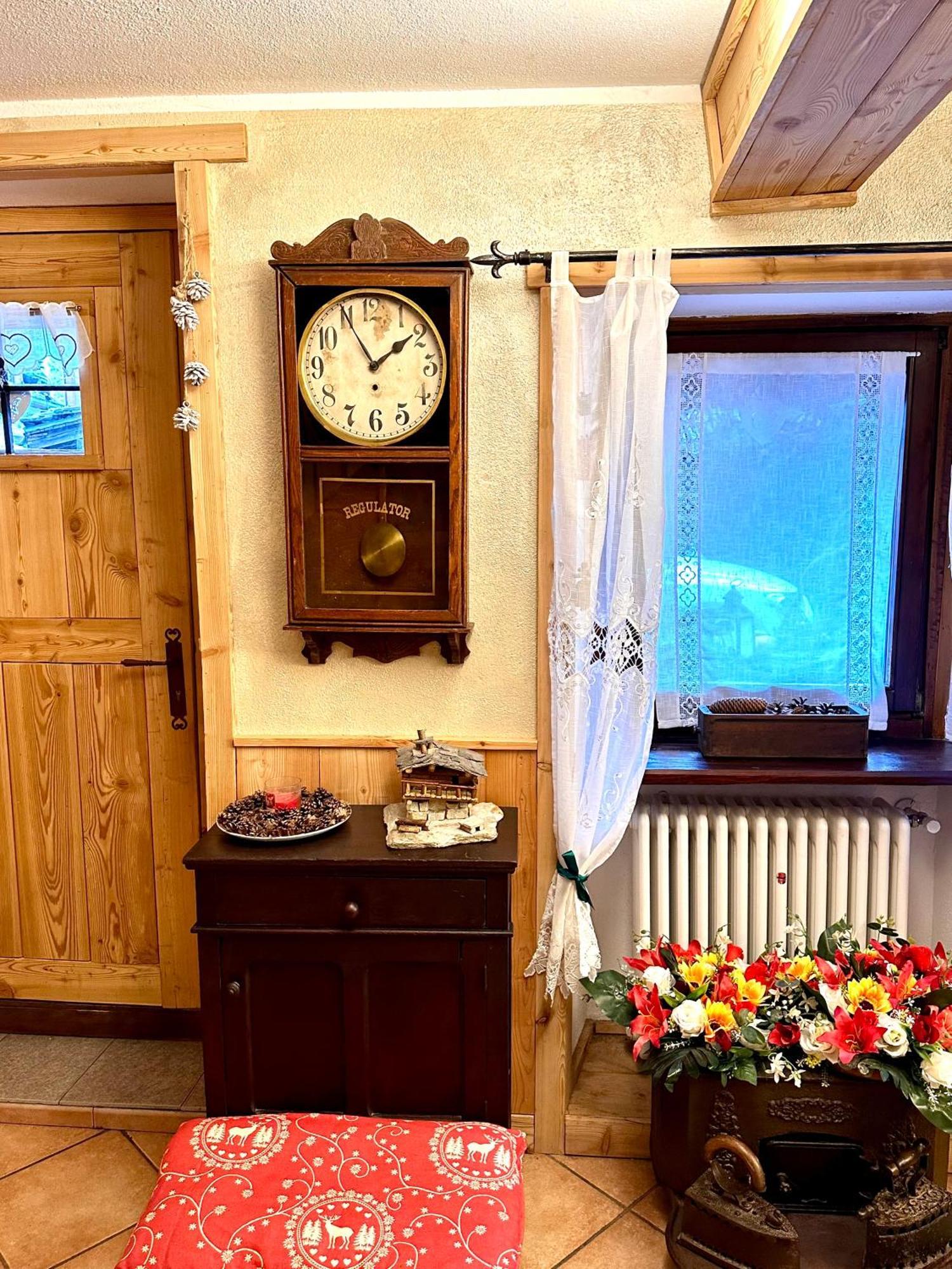 Апартаменти Le Grenier De Olga E Mario Пре-Сен-Дідьє Екстер'єр фото